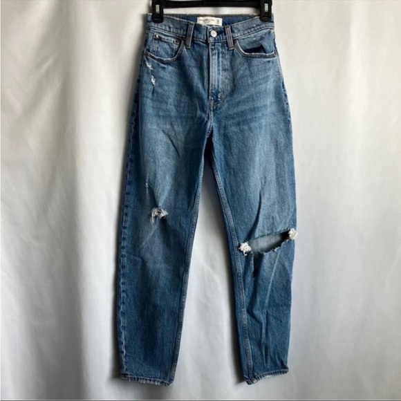 New Abercrombie Curve Love Mom Jeans - Picture 8 of 9